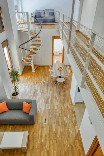 Leeg Duplex Appartement Eenvoudige Minimalistische Stijl Met Moderne Gezellige Meubels — Stockfoto