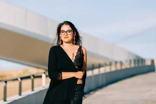 Beautiful Stylish Woman Black Outfit Standing Cable Stayed Bridge Lisbon — Stock Fotó