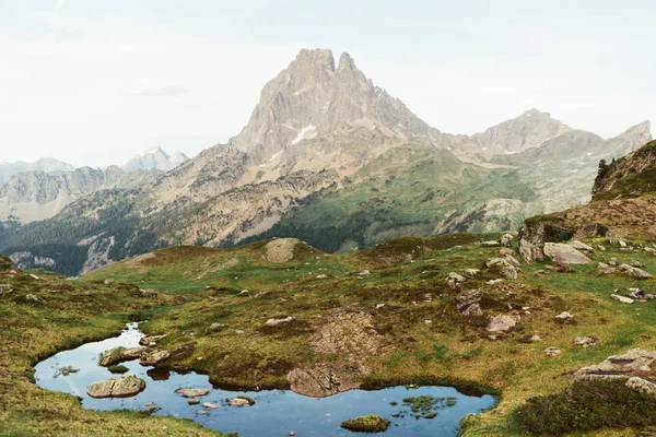 Malowniczy Widok Jezioro Obszarze Górskim — Zdjęcie stockowe