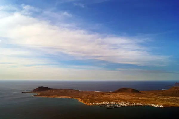 Atemberaubende Landschaft Großer Wundervoller Inseln Dunklem Ruhigem Wasser Auf Den — Stockfoto