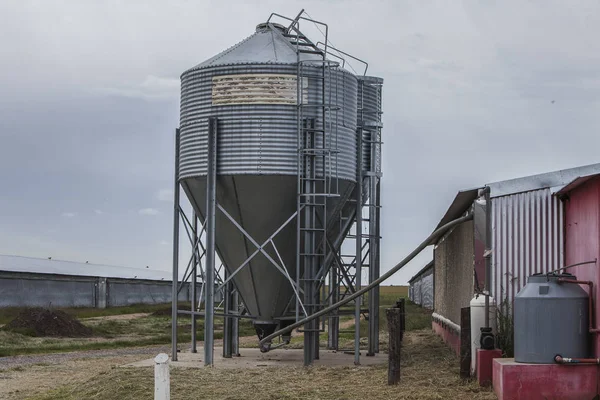 Moderne Ruime Metalen Zaadopslag Industriële Boerderij Sombere Dag — Stockfoto