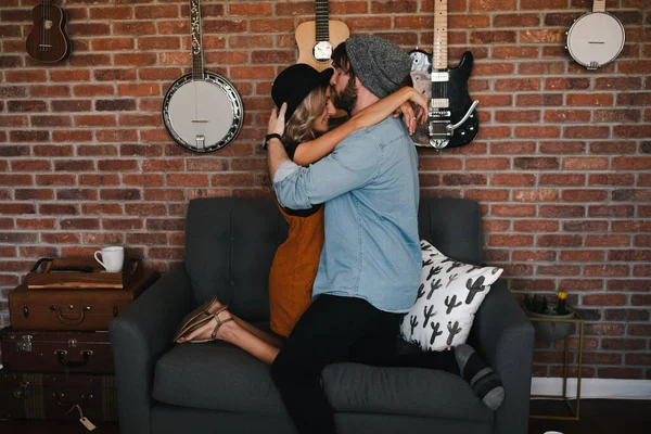 Side View Boyfriend Denim Jacket Sock Cap Cuddling Kissing Girlfriend — Stock Photo, Image