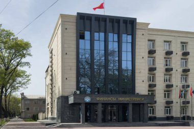 Bişkek, Kırgızistan - 10 Nisan 2025: Kırgız Cumhuriyeti Maliye Bakanlığı.