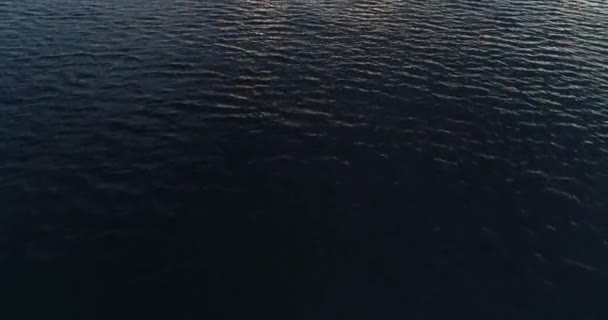 VÃ deo drone aéreo de pôr do sol sobre o mar Egeu e ilhas gregas com belas nuvens e cores, Grécia, 4k 50fps — Vídeo de Stock