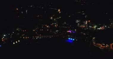 Yat ve tekne hava uçak görüntülerini bağlantı noktası Riposto, Giarre, Sicilya - Etna Dağı gölgesinde demirledi. Gece 
