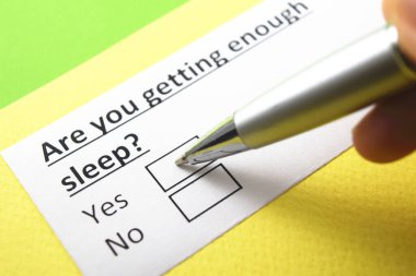 Yeterince uyuyor musun? evet ya da hayır?