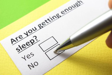 Yeterince uyuyor musun? evet ya da hayır?