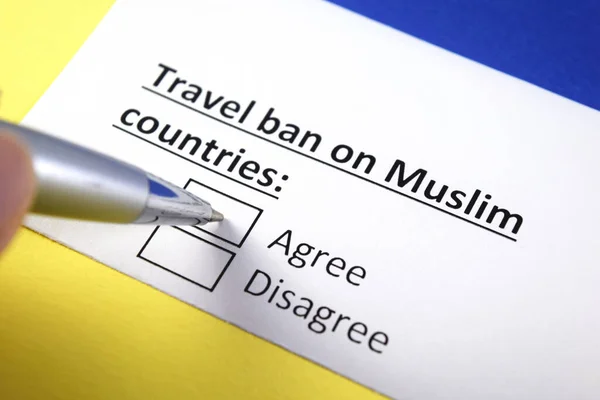 Запрет Выезд Мусульманских Стран Согласие Несогласие — стоковое фото