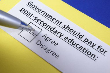 Hükümet ortaöğretim sonrası eğitim masraflarını ödemeli: Katılıyor musun, katılmıyor musun??