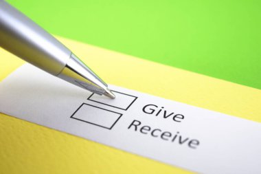 Vermek mi almak mı? Ver şunu..