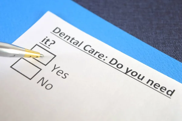 Una Persona Está Respondiendo Pregunta Sobre Cuidado Dental — Foto de Stock