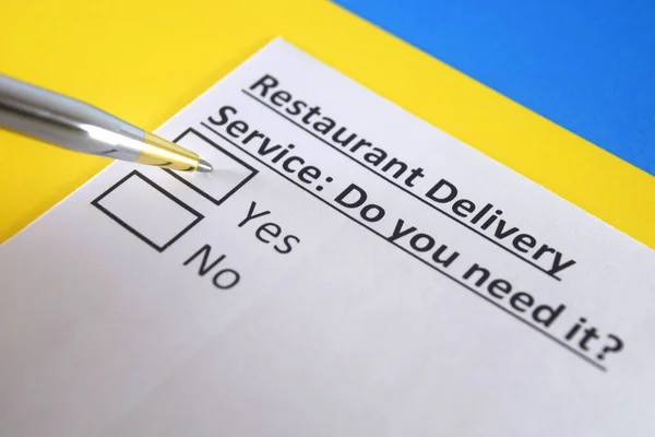 Une Personne Répond Question Sur Service Livraison Restaurant — Photo