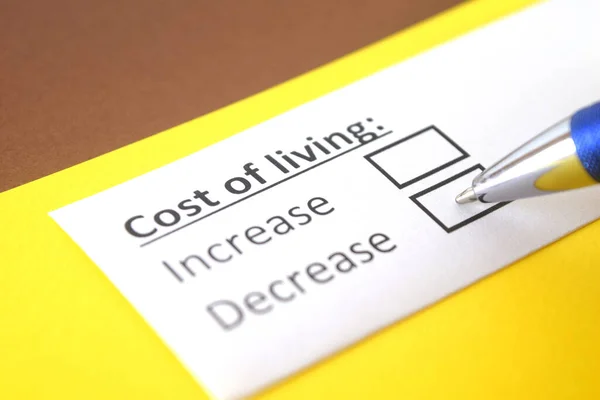 One Person Answering Question Cost Living — Stock Photo, Image