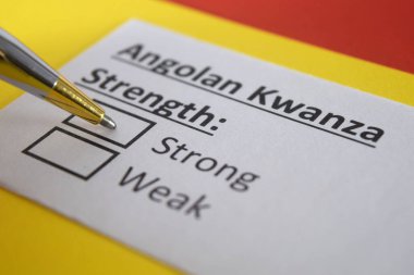 Bir kişi Angolan Kwanza 'nın gücü ile ilgili soruya cevap veriyor..