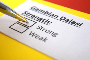 Gambian Dalasi 'nin gücü ile ilgili bir soru cevaplanıyor..