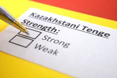 Kazakistan 'ın gücü ile ilgili sorulara bir kişi cevap veriyor..