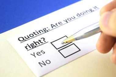 Bir kişi şu soruyu cevaplıyor:.