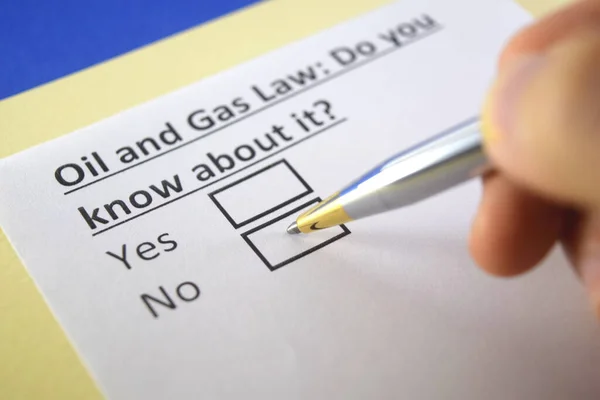One Person Answering Question Oil Gas Law — Stock Photo, Image