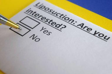 Bir kişi liposuction ile ilgili soruya cevap veriyor..