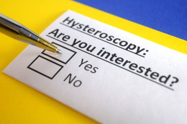Bir kişi histeroskopi ile ilgili soruya cevap veriyor..