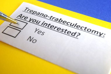 Bir kişi trepano-trabekülektomi ile ilgili soruya cevap veriyor..