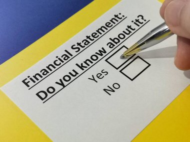 Bir kişi mali beyanname ile ilgili soruya cevap veriyor.