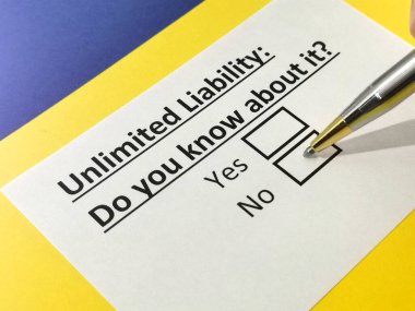 Bir kişi sınırsız sorumluluk sorusunu cevaplıyor..