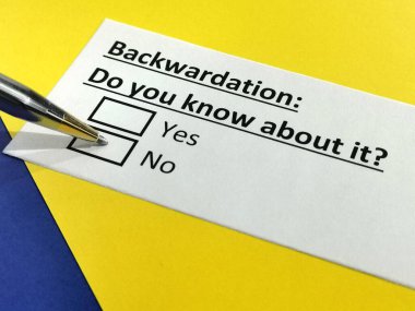 Bir kişi geri çekilmeyle ilgili soruya cevap veriyor..