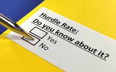 Bir kişi engelli oranıyla ilgili soruya cevap veriyor.