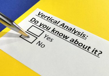 Bir kişi verticle analizi ile ilgili soruya cevap veriyor..