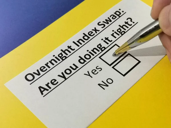 Bir kişi bir gecelik indeks değişimiyle ilgili soruya cevap veriyor.