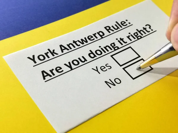 Una Persona Está Respondiendo Pregunta Sobre Regla Antera York — Foto de Stock