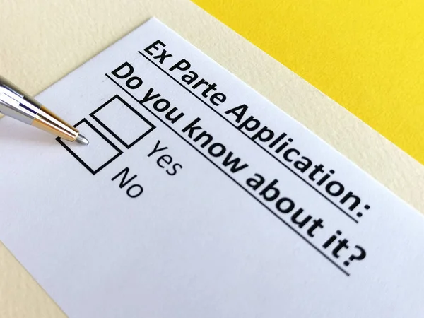 Bir kişi tarafsız başvuru hakkındaki soruyu cevaplıyor.