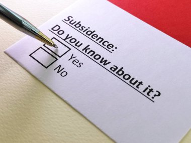 Bir kişi suiistimalle ilgili soruya cevap veriyor..