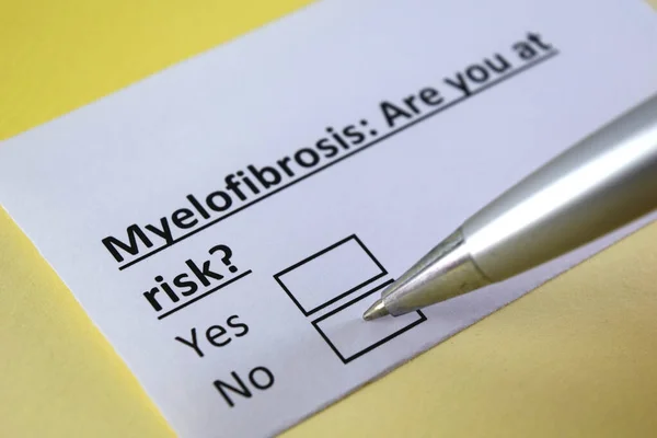 Una Persona Está Respondiendo Pregunta Sobre Mielofibrosis — Foto de Stock