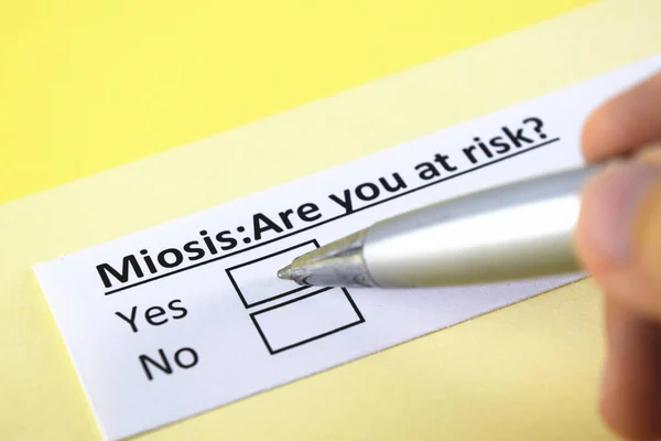 Una Persona Está Respondiendo Pregunta Sobre Miosis — Foto de Stock
