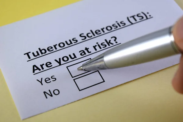 Una Persona Está Respondiendo Pregunta Sobre Esclerosis Tuberosa — Foto de Stock
