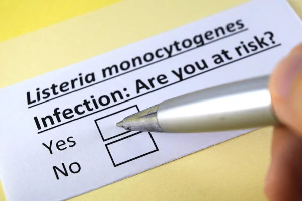 Una Persona Está Respondiendo Pregunta Sobre Infección Por Listeria Monocytogenes — Foto de Stock