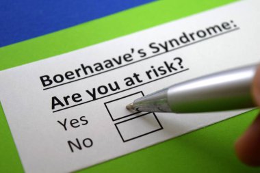 Bir parmak Boerhaave sendromu ile ilgili soruya cevap veriyor..