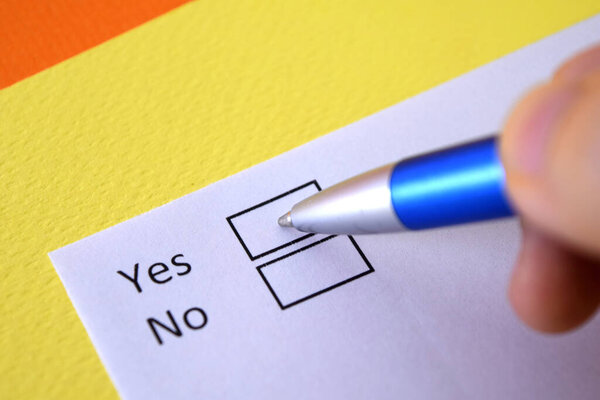 Один человек отвечает на вопрос о решении.