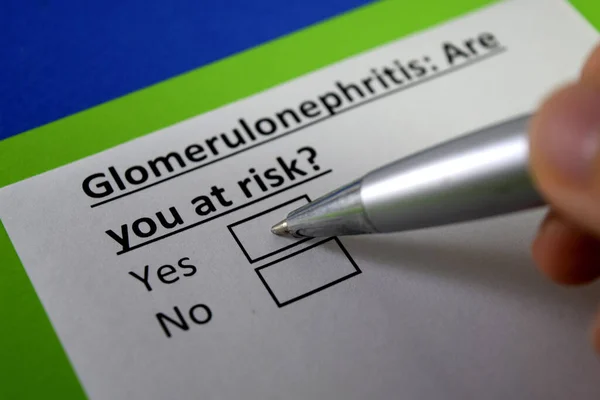 One person is answering question about glomerulonephritis.