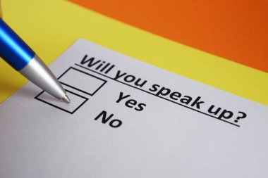 Bir kişi konuşma şansı ile ilgili soruya cevap veriyor..