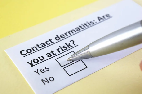 One person is answering question about contact dermatitis.