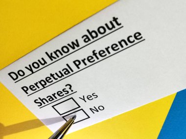 Bir kişi daimi tercihler hakkındaki soruyu cevaplıyor.