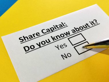 Bir kişi sermaye paylaşımı ile ilgili soruya cevap veriyor.