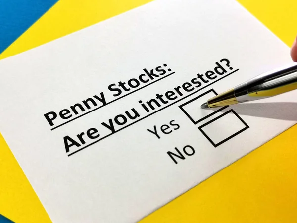 Jedna Osoba Odpowiada Pytanie Akcje Penny — Zdjęcie stockowe