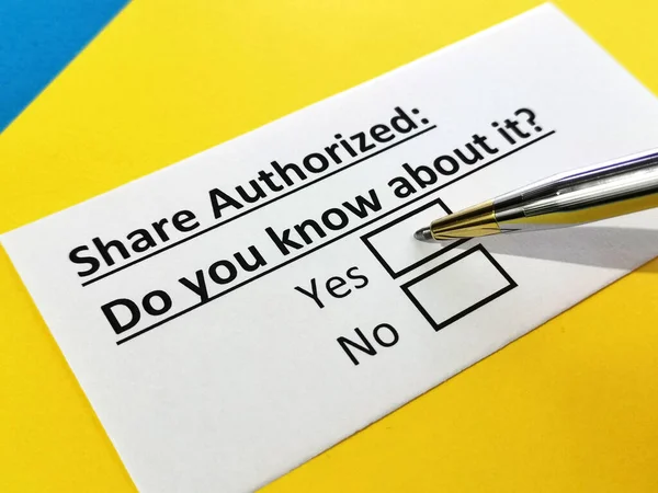 Bir kişi paylaşım yetkisiyle ilgili soruya cevap veriyor..