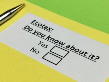 Bir kişi ekotaksla ilgili soruya cevap veriyor..