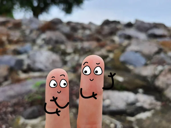 Dois Dedos São Decorados Como Duas Pessoas Eles Estão Desfrutando — Fotografia de Stock