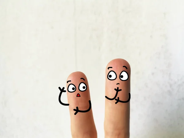 Два Пальці Прикрашені Дві Людини Вони Обговорюють Проблеми Будівництва — стокове фото